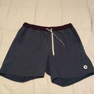 Vuori Kore 5” Large indigo great condition